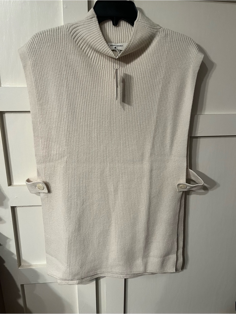 NWT Sleeveless Cream Knit Turtleneck Vest/Smock